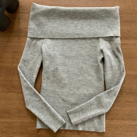 Aritzia Wilfred Croquis Off-Shoulder Wool Sweater Size S - Picture 2 of 3